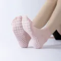 Calzini antiscivolo rosa da yoga per donna, calze traspiranti con impugnatura per pilates. - Taglia unica / Rosa chiaro