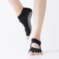 Non-slip yoga socks for women, open toe and back grip socks, black active sports footwear - One Size / Black