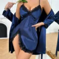 Conjunto de camisón y bata de satén sexy para mujer, vestido lencero azul oscuro con encaje negro. - S / Conjuntos / Azul