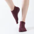Calzini da yoga bordeaux antiscivolo a cinque dita con design a doppio tallone. - Taglia unica / Caffè