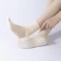 Calzini da yoga antiscivolo beige da donna, comodi e traspiranti per pavimento. - Taglia unica / Nudo