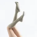 Kaki tenensokken voor yoga en pilates, antislip sportsokken met noppen voor betere grip. - Eén maat / Bonengroen