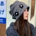 Dark gray waffle knit slouchy beanie for women with cute crochet flower design, stylish and cozy. - M (54-58cm) / Gray