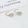 Elegante natürliche Süßwasserperlen Ohrringe mit einzigartigem Design, S925 Silber. - 7.5-8mm Gold Haken Graue Perle