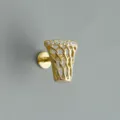 Vista di dettaglio dell'orecchino a forma di canestro da basket con zirconi brillanti. - Stile Canestro / Argento 925 / Oro