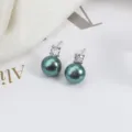 Klassische Süßwasser-Perlen-Ohrstecker mit 925er Silbernadel und funkelnden Zirkonia, elegantes Design. - Silberne Basis / Gefärbte Tahiti-Farbe