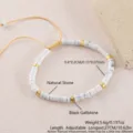 Braccialetto di perle in pietra naturale con distanziatori dorati e cordoncino regolabile. - Turchese Bianco (NAO10-7)