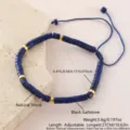Bracciale intrecciato regolabile in perline blu di pietra naturale con distanziatori dorati. - Pietra di Sesamo Tinta (NAO09-1)