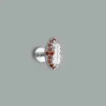 Orecchino lobo in argento 925 zirconi rossi perno piatto design ovale sportivo. - Stile Rugby / Argento 925 / Oro bianco