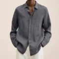 Vista dettagliata della camicia casual da uomo in misto lino grigio a maniche lunghe. - Taglia S / Grigio
