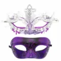 Exquisite Maskerade Masken in Lila und Weiß mit filigranen Mustern und glitzernden Details. - Set / Silber Violett