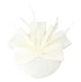 Witte veren fascinator hoed elegante haaraccessoire van mesh voor feestelijke bruid - Beige