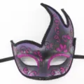 Paarse glitter masquerade masker detail, elegant feest oogmasker ontwerp voor Halloween - Paars Bloemen Stijl