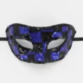 Detailansicht der schwarz-blauen Pailletten-Maskerade-Maske, glitzernde Party-Augenmasken-Textur. - Kariert Schwarz Blau