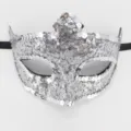 Silberne Pailletten Masken Detail, glitzernde Spitzen Textur für Party und Halloween Events. - Spitze Pailletten Weiß
