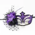 Masque de mascarade violet pailleté avec voile en résille et fleur pour le carnaval - Maille à Pois Noirs & Fleur Blanc Violet