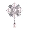Vintage silberfarbene Kreuz Brosche mit eleganten künstlichen Perlen und Anhänger. - Silberner Stil (XZ4328B)