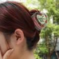 Süße Acryl Haarklammer im Schütze Design, elegantes Haaraccessoire für tolle Frauen. - Schütze Stil (H1143)