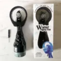 Détail du ventilateur brumisateur portatif avec pales sécurisées et mini tournevis inclus. - Noir