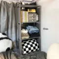 Scaffale portaoggetti da letto per dormitorio organizzatore in tessuto minimalista per studenti. - Scaffale Portaoggetti da Comodino 3 Strati