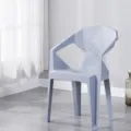 Moderner minimalistischer Kunststoff-Esszimmerstuhl mit geometrischem Design für zu Hause - Verdicktes PP-Material (Grau)