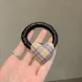 Coletero de pelo a cuadros con corazón estilo coreano, bonito accesorio, detalle. - Amarillo