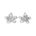 Hermosos colgantes de flores en relieve 3D de acero inoxidable para accesorios de joyería DIY. - Flor Radiante De 5 Pétalos Plateada (TP2187-01)