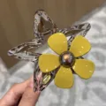 Transparente Stern Haarspange mit gelber Blume, stilvolle Acryl Haarklammer für Damen. - Gelbe Blumenart