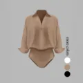 Vista detallada del body de camisa de manga larga lisa con cuello en V en camello, estilo básico. - Caqui