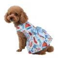 Gros plan sur la robe de Noël pour animaux avec nœud bleu et imprimé de fête chiens chats. - S / Bleu