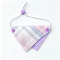 Bandana pour animal à carreaux violets, bavoir réversible pour chat et collier pour chien élégant. - S (1-2,5 kg) / Modèle à carreaux rose et violet
