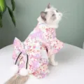 Kimono giapponese carino per gatti, vestiti per animali in primavera, stampa floreale. - Taglia M / Viola tamburo