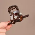 Molla per capelli marrone con dettaglio di fiori e perle, elegante accessorio, ca. 8cm. - Molletta Per Capelli A Fiore / Piccolo (8cm) / Caffè Caramello