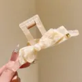 Molla per capelli con fiocco in acetato marmo crema fermaglio donna elegante 11cm - Taglia S / Fiocco Beige (Base Rosa Nude Piccolo)