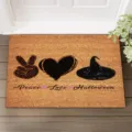 Vista dettagliata dello zerbino di Halloween con simbolo di pace, cappello da strega e cuore. - 40*60cm / Stile-1