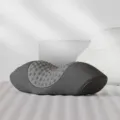 Almohada cervical estándar en gris clásico para un sueño cómodo y buen soporte diario. - Ajuste regular / Gris Clásico