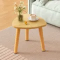 Piccolo tavolino da caffè triangolare in legno, tavolino moderno minimalista per soggiorno. - 50x50x30cm / Colore noce
