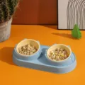 Doppelter Haustiernapf in Macaron-Blau mit Knochen-Design, ideal für Hunde und Katzen Fütterung. - Doppelter Napf (Kunststoffnapf) Blau