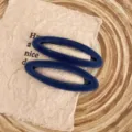 Minimalistische dunkelblaue Samt Seiten Haarspange elegante Alltags Pony Clip Haaraccessoire - Basismodell (Einzelstück) / Blau
