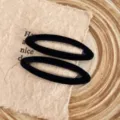 Schwarze Samt ovale Haarklammern Detailansicht, minimalistische Seitenclips fuer Damen Alltag. - Basismodell (Einzelstück) / Schwarz