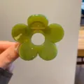 Molla per capelli a fiore verde da donna, accessorio elegante e versatile per l'uso quotidiano. - Verde Erba (A108-4)