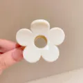 Molletta per capelli a forma di fiore bianco crema per donna, accessorio elegante per lo styling. - Stile Bianco Crema (B106-3)