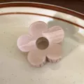 Grazioso fermaglio per capelli a fiore rosa chiaro, finitura lucida, presa salda per acconciature. - Stile Tè al Latte (B106-7)