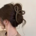 Matte schokoladenbraune Haarklammer für Damen, elegante abstrakte Form Rückseite Haaraccessoire. - Matte Dunkelbraun (E49-1)
