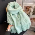 Grüner Baumwoll Leinen Schal für Damen, elegante weiße Spitzenborte leichtes Modetuch. - 180x90cm / Hellgrün