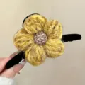 Winter Plüsch Blume Haarklammer Detailansicht, kuscheliger gelber Stoff Haargreifer Clip. - Groß (J57-5#)