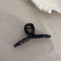 Pince à cheveux à carreaux rétro noir et blanc, élégant accessoire de cheveux en tissu. - L / Carreaux Gris et Noir