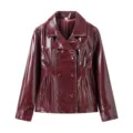 Veste croisée en cuir verni bordeaux pour femme, vêtement d'extérieur élégant à manches longues. - S / Hauts / Bordeaux