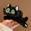 Pince a cheveux chat en peluche noire avec yeux brodes verts, accessoire automne hiver mignon. - Noir avec oreilles blanches