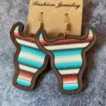 Boucles d'oreilles tête de taureau en bois rétro bohème turquoise rouge rayées pour femmes. - Rayures Colorées Western (2)